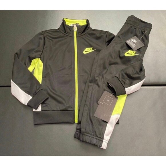 NWT Nike Athletic Track Suit Set Boys Size 2T - Picture 1 of 3